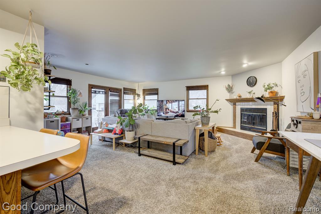 28 Maplefield Road Pleasant Ridge, MI 48069 - Photo 12 of 49