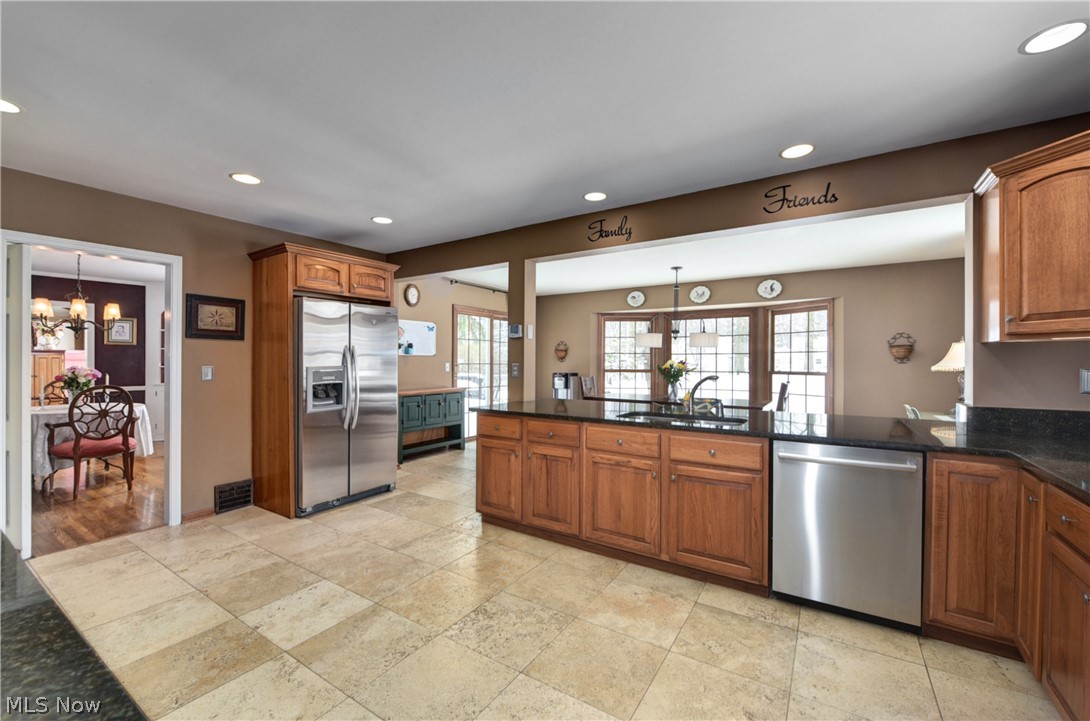 4900 Countryside Road Lyndhurst, OH 44124 - Photo 8 of 35