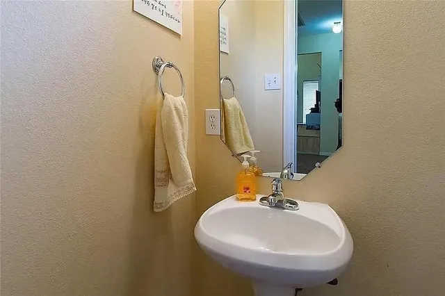 $2,800 | 4041 Eisenhower Street, Carrollton, TX 75007