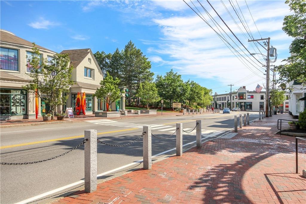 25 Intervale Road Freeport, ME 04032 - Photo 16 of 18 Nearby downtown Freeport