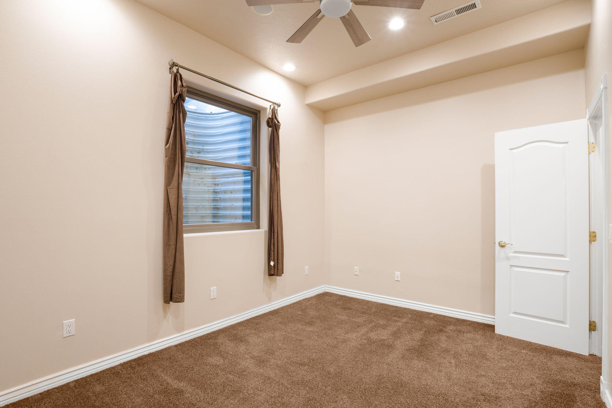 201 Shadow Point Drive St. George, UT 84770 - Photo 22 of 43 21-web-or-mls-DSC08081