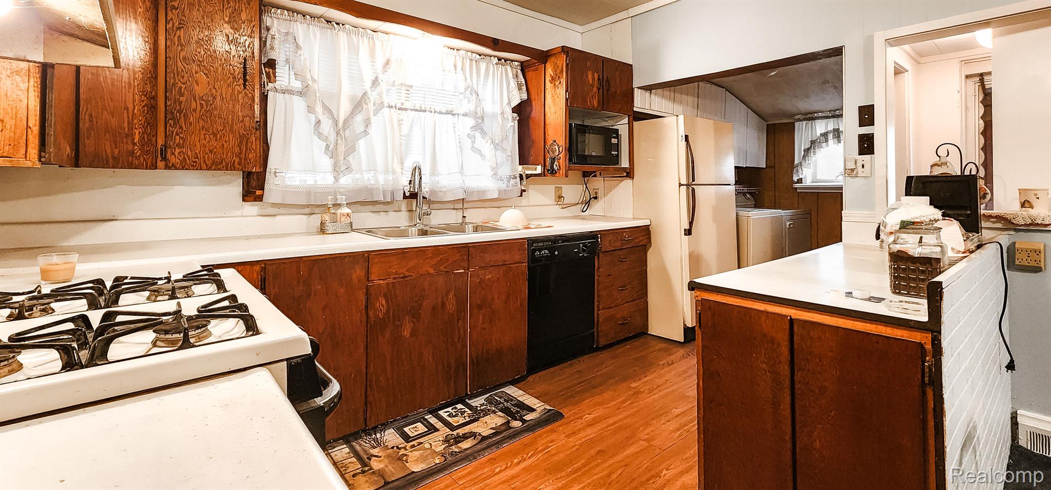 5795 Hemingway Lake Road Otter Lake, MI 48464 - Photo 6 of 27 Gallery Image 6