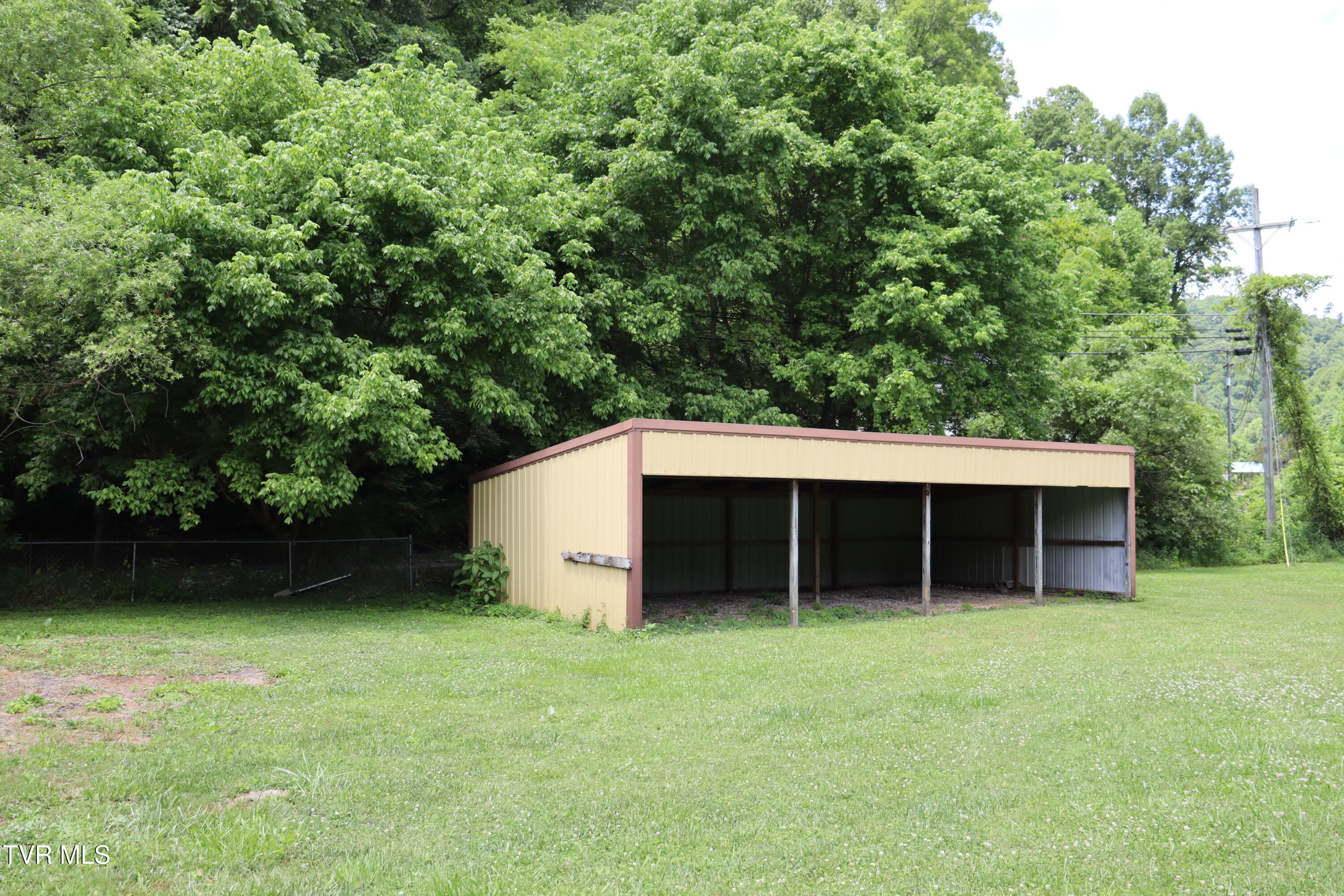 5317 Chevrolet Road Norton, VA 24273 - Photo 20 of 59 IMG_8202