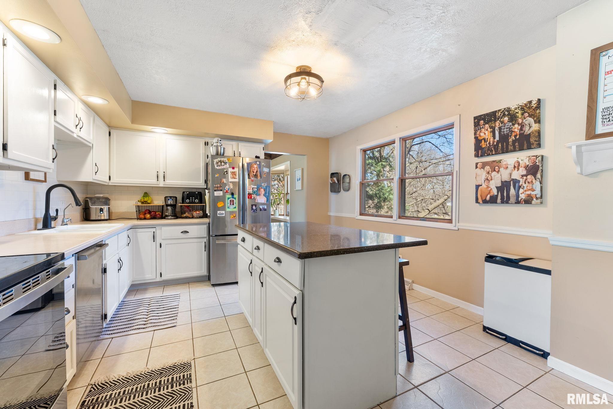 3075 Quail Ridge Road Bettendorf, IA 52722 - Photo 11 of 42 Gallery Image 11