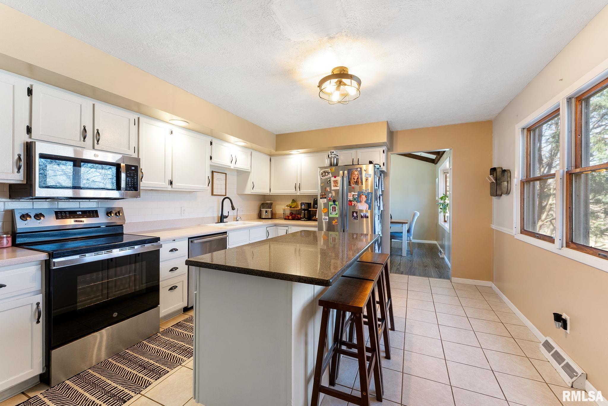 3075 Quail Ridge Road Bettendorf, IA 52722 - Photo 9 of 42 Gallery Image 9