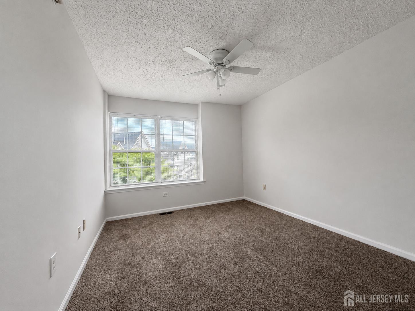 151-151 Prestwick Way Edison, NJ 08820 - Photo 13 of 18 Gallery Image 13