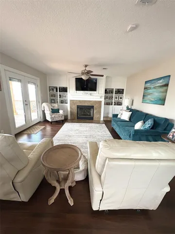 $474,900 | 1255 Sailfish Street, Bayou Vista, TX 77563