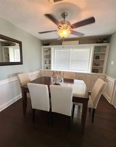 $474,900 | 1255 Sailfish Street, Bayou Vista, TX 77563