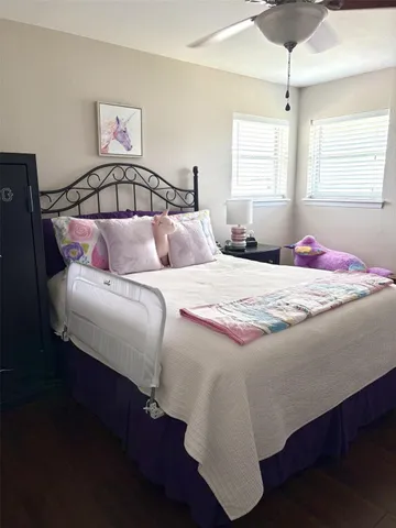 $474,900 | 1255 Sailfish Street, Bayou Vista, TX 77563