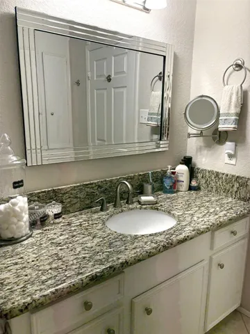 $474,900 | 1255 Sailfish Street, Bayou Vista, TX 77563