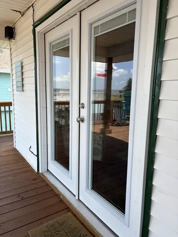 $474,900 | 1255 Sailfish Street, Bayou Vista, TX 77563