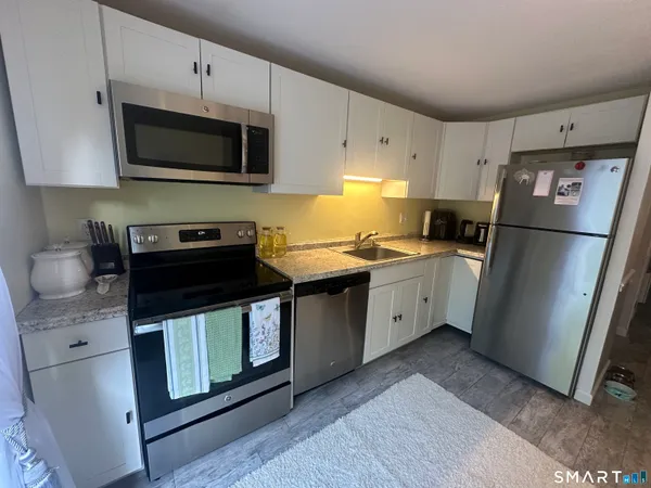 $219,000 | 23 Seymour Road, Unit 3B, East Granby, CT 06026