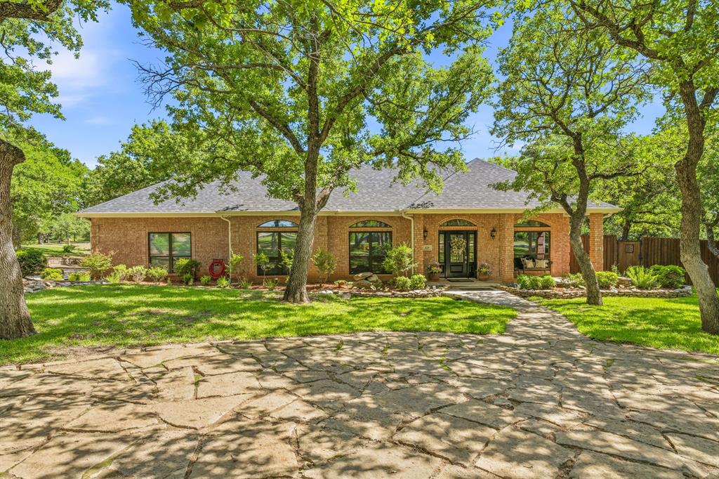 Beautiful 3/2.5 home in the Timber Ridge addition.