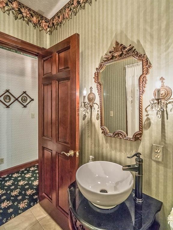 707 Fallecker Road Butler, PA 16002 - Photo 15 of 25
