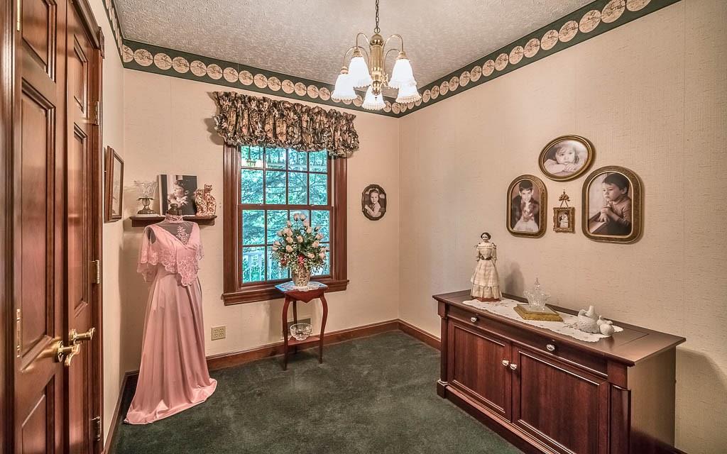 707 Fallecker Road Butler, PA 16002 - Photo 16 of 25
