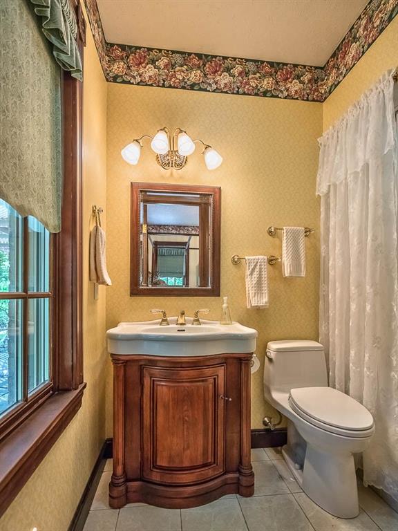 707 Fallecker Road Butler, PA 16002 - Photo 18 of 25