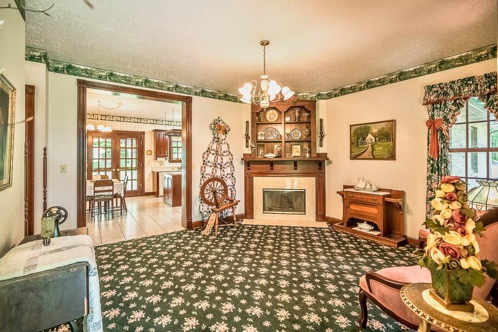 707 Fallecker Road Butler, PA 16002 - Photo 4 of 25