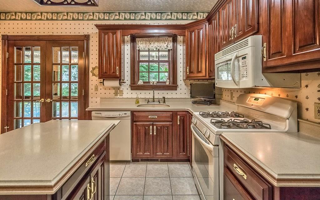 707 Fallecker Road Butler, PA 16002 - Photo 10 of 25