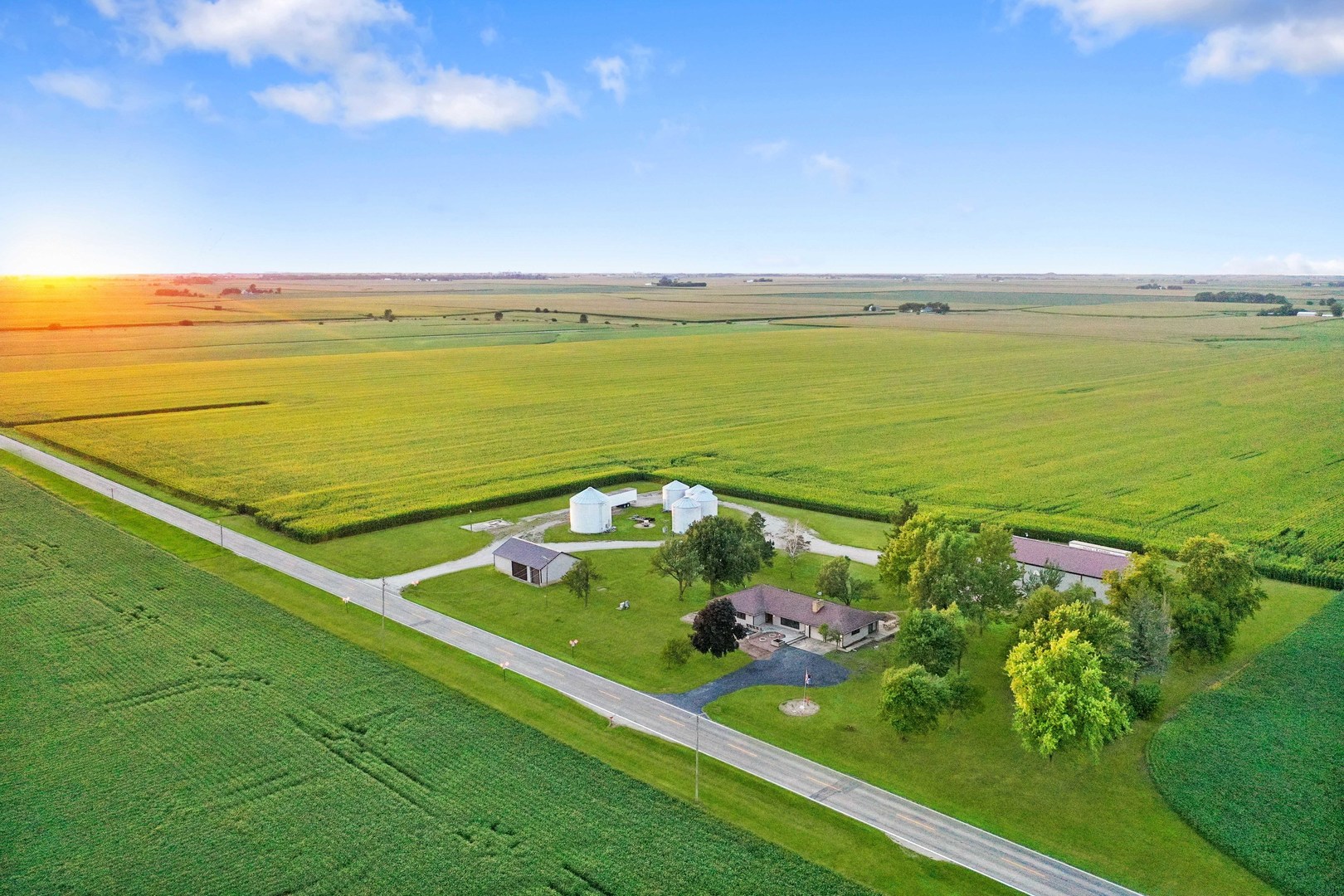 947 North 2nd Road Dana, IL 61321 - Photo 1 of 35 a view of an ocean from a balcony