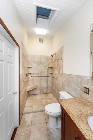 $450,000 | 947 North 2nd Road, Dana, IL 61321