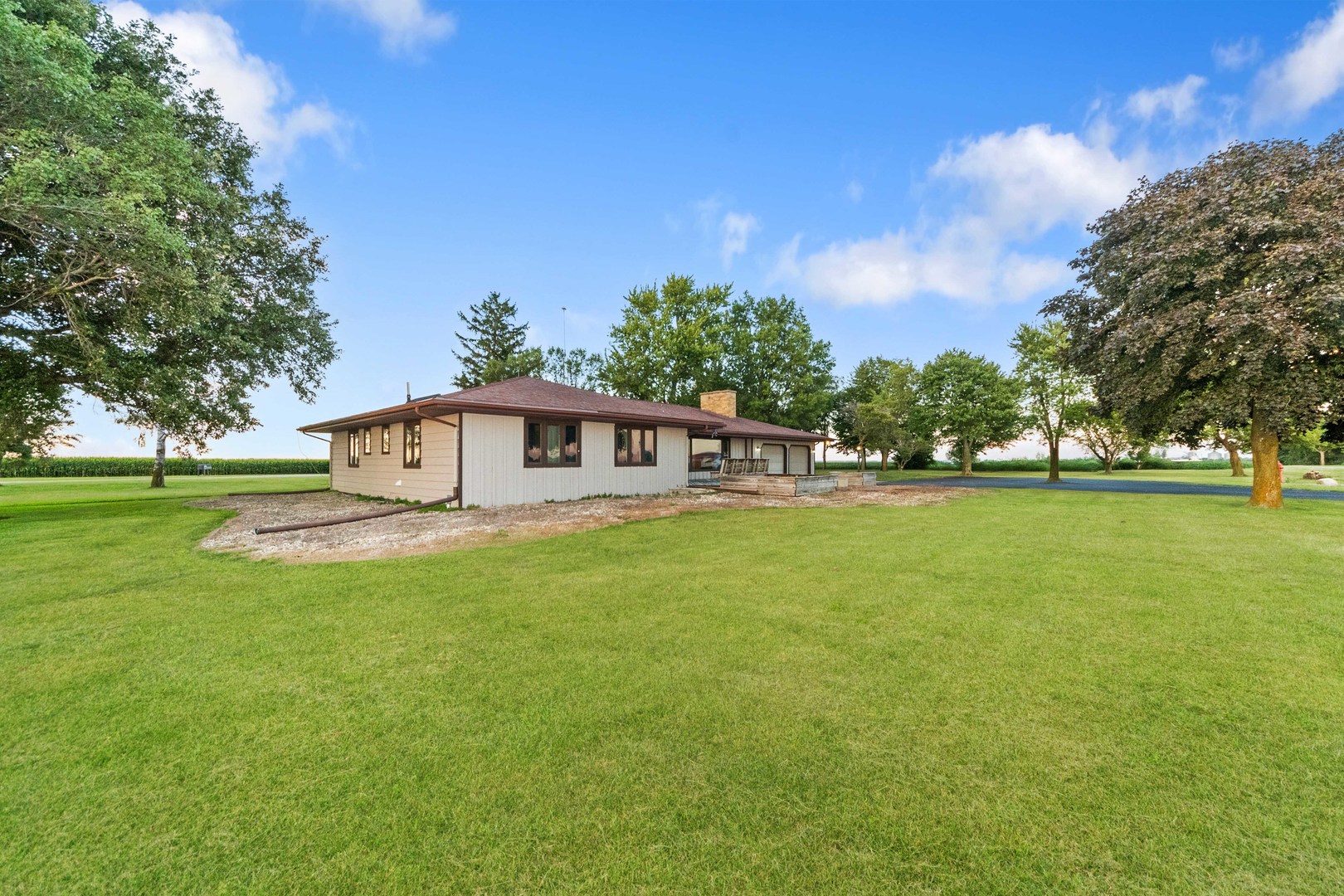 947 North 2nd Road Dana, IL 61321 - Photo 28 of 35 a view of a house with a yard
