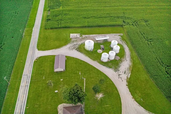 $450,000 | 947 North 2nd Road, Dana, IL 61321