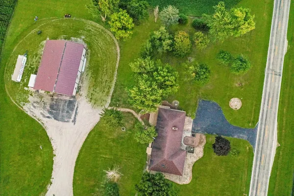 $450,000 | 947 North 2nd Road, Dana, IL 61321