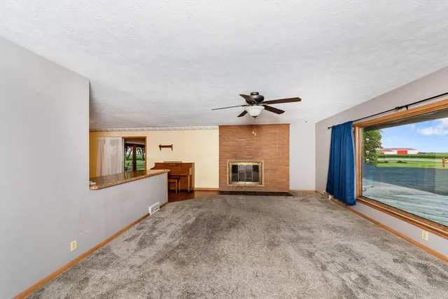 $485,000 | 947 North 2nd Road, Dana, IL 61321