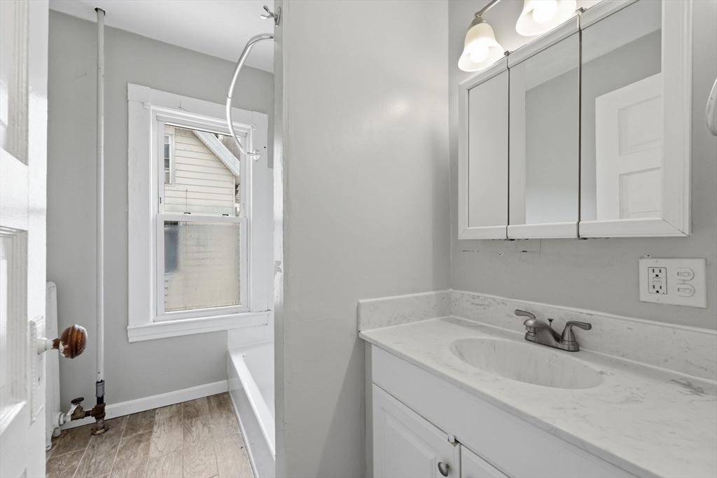 36-38 Belvidere Street Springfield, MA 01108 - Photo 15 of 34