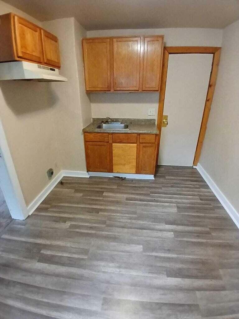 4702 North 49th Street Milwaukee, WI 53218 - Photo 6 of 12 Kitchen View 2