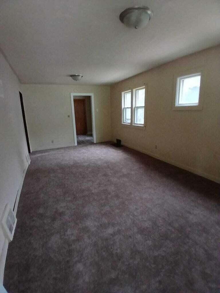 4702 North 49th Street Milwaukee, WI 53218 - Photo 8 of 12 Living Room