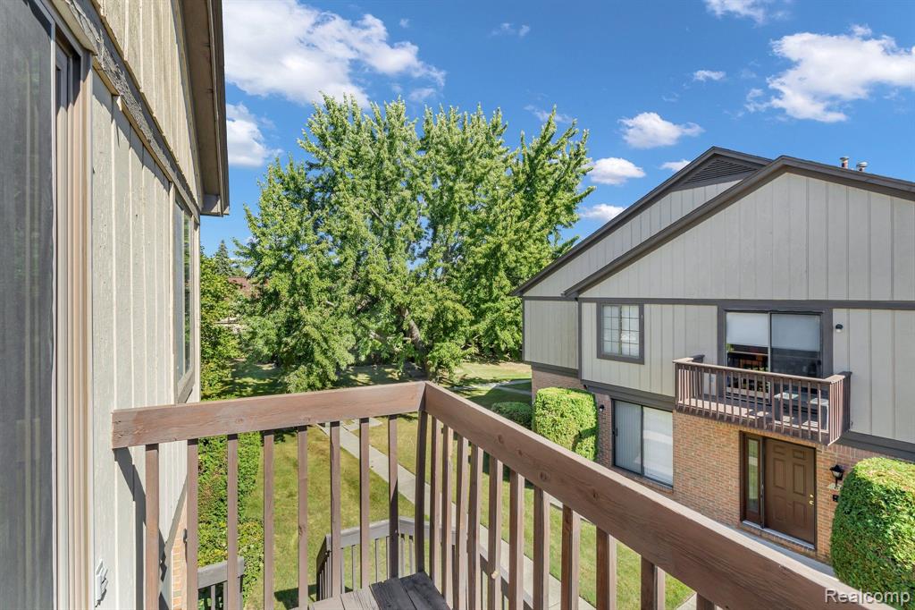 70 Meadow Wood Drive Rochester, MI 48307 - Photo 14 of 25