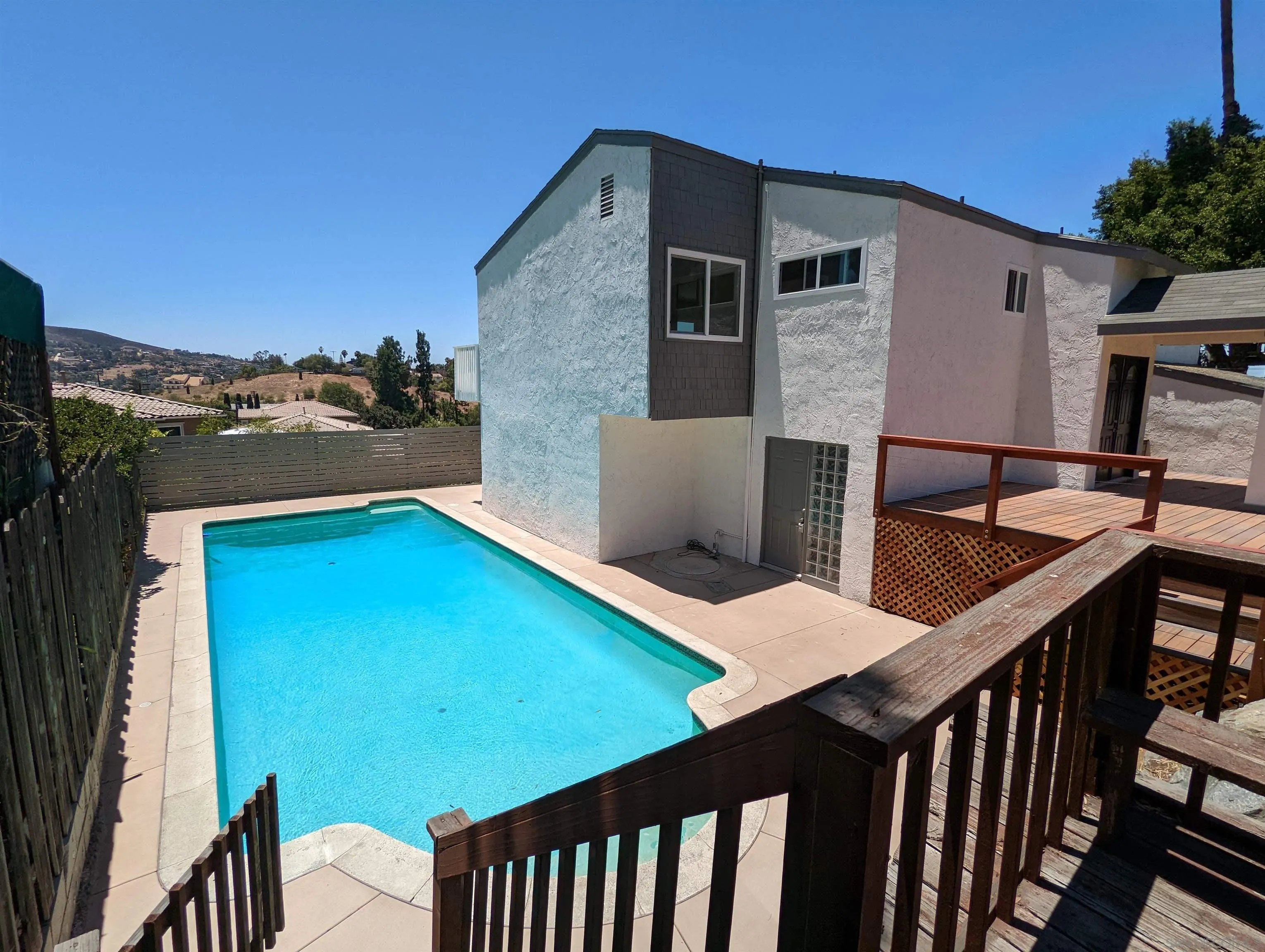 9347 Kahlua Way Spring Valley, CA 91977 - Photo 43 of 67 a balcony with an outdoor space