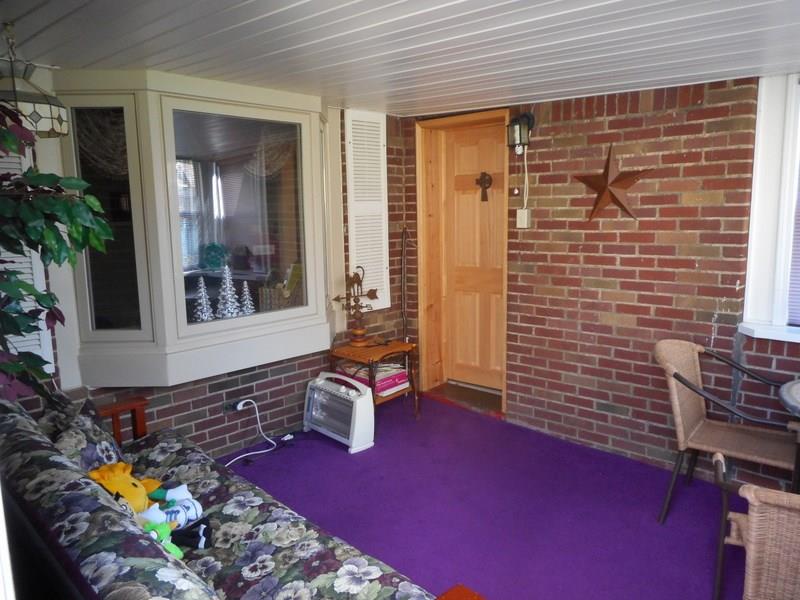 46 May Avenue McKees Rocks, PA 15136 - Photo 5 of 21