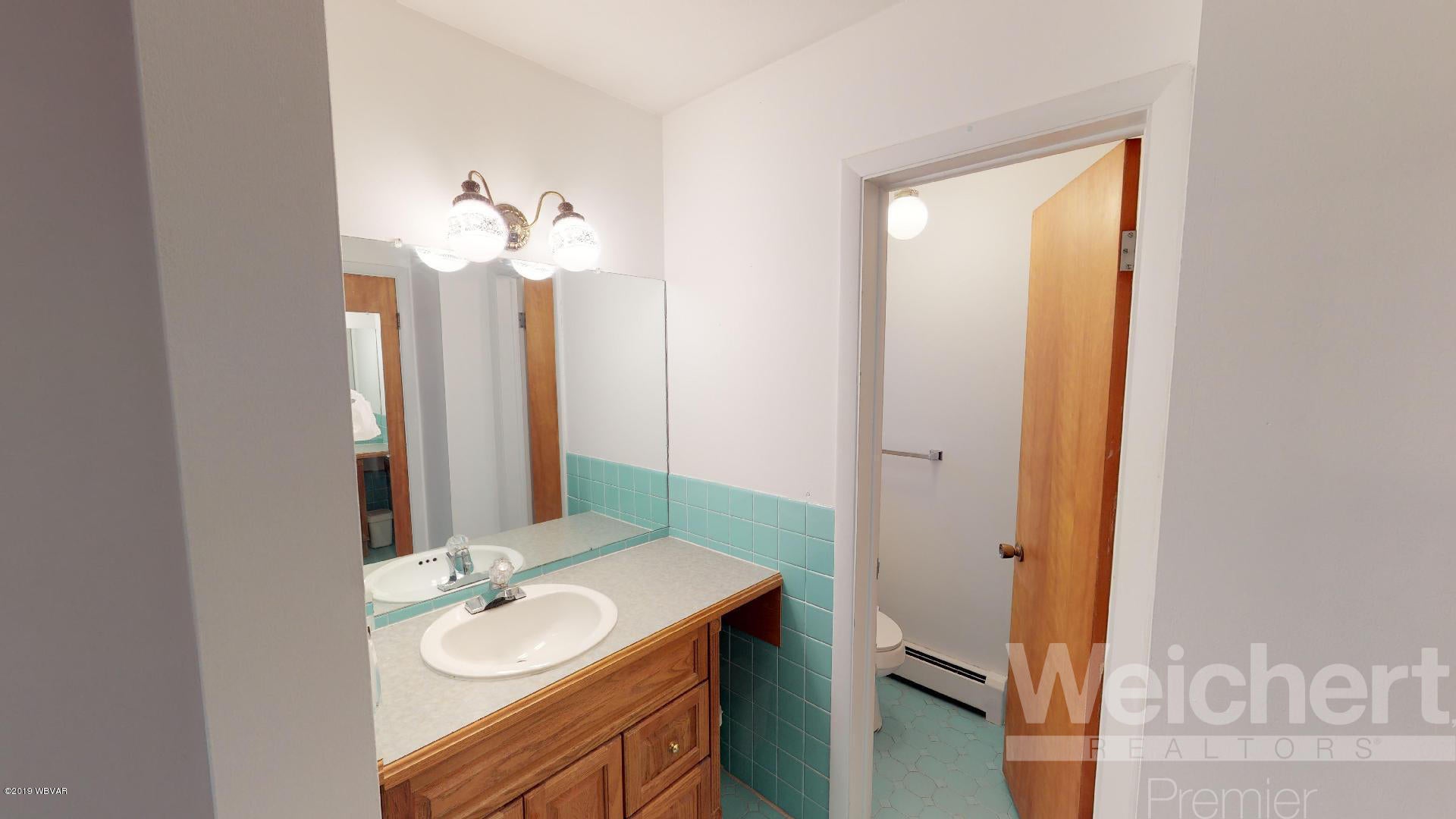 44 Grandview Road Williamsport, PA 17701 - Photo 22 of 50 Master sink