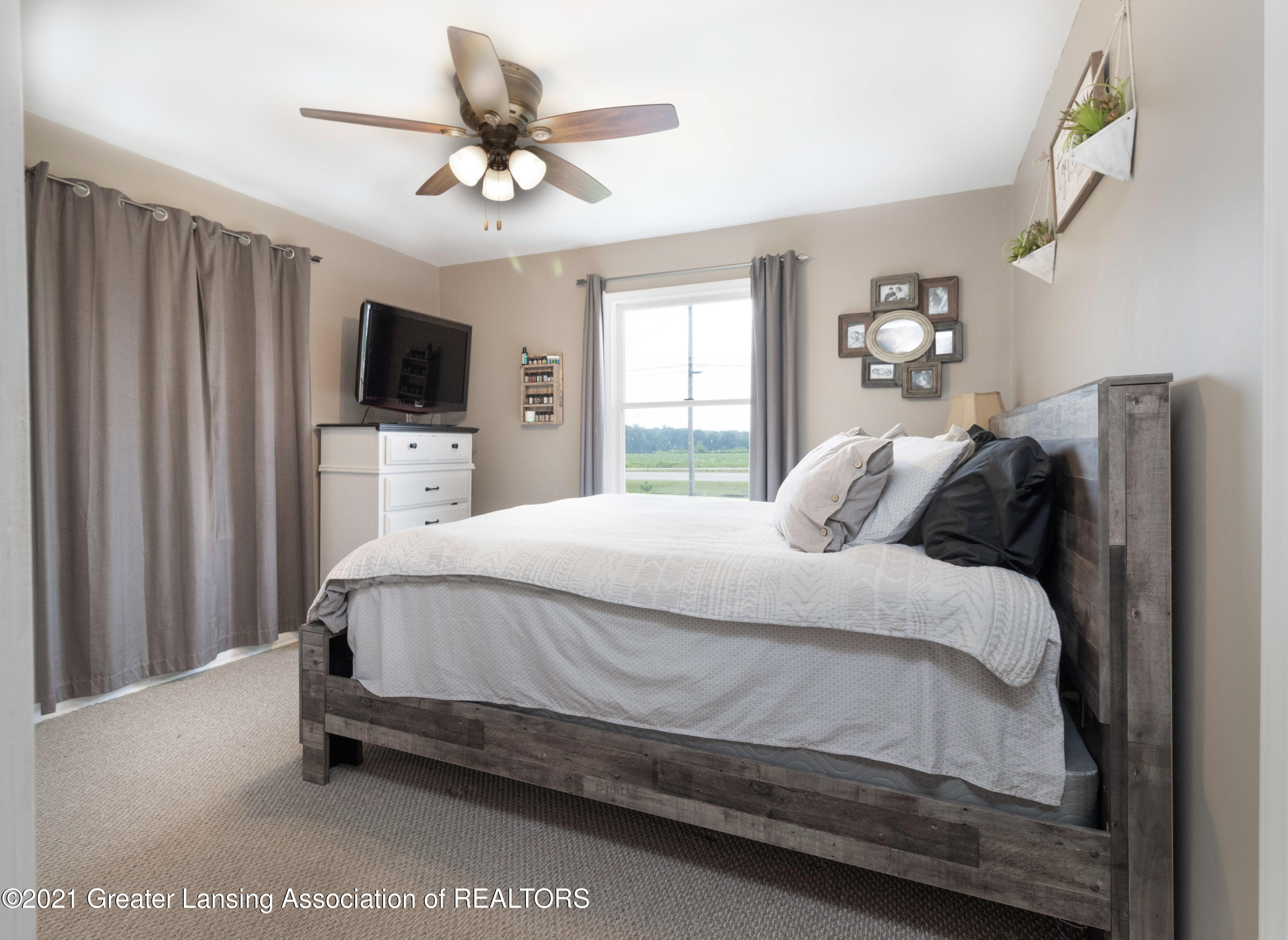 4644 North Michigan Road Dimondale, MI 48821 - Photo 12 of 55 Primary Bedroom