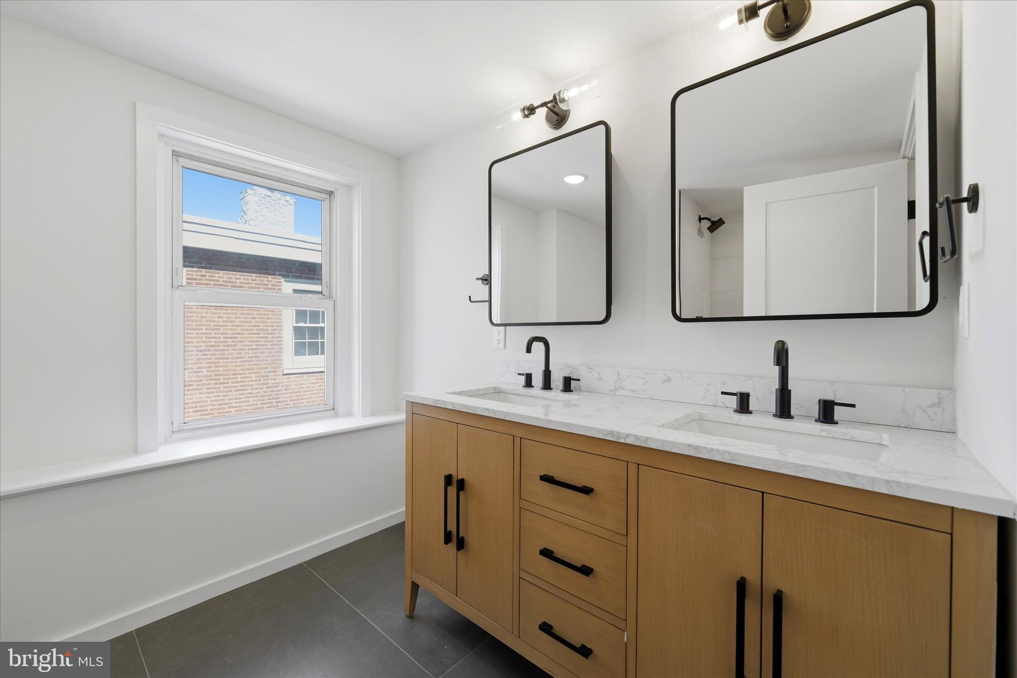 627 North 16th Street, Unit 302 Philadelphia, PA 19130 - Photo 8 of 12
