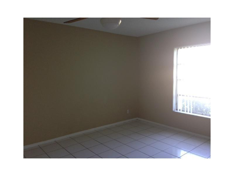 605 South Pine Island Road, Unit 104 Plantation, FL 33324 - Photo 5 of 5 Photo 5