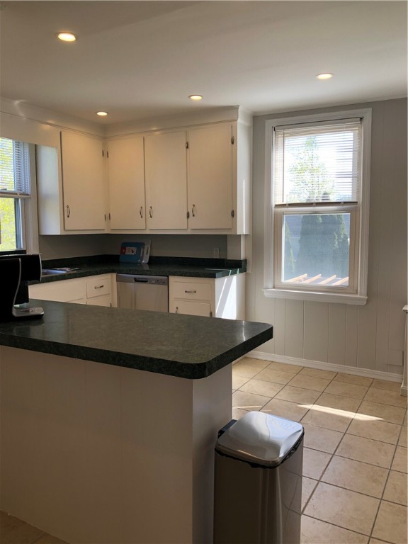 22 Carroll Avenue Newport, RI 02840 - Photo 7 of 30