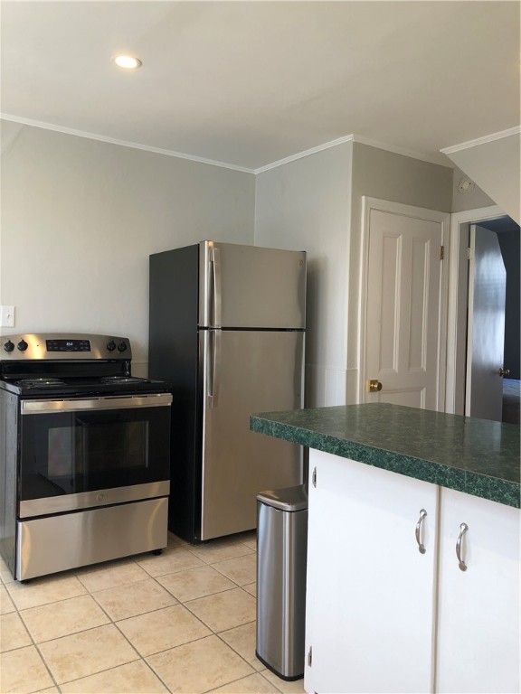 22 Carroll Avenue Newport, RI 02840 - Photo 9 of 30