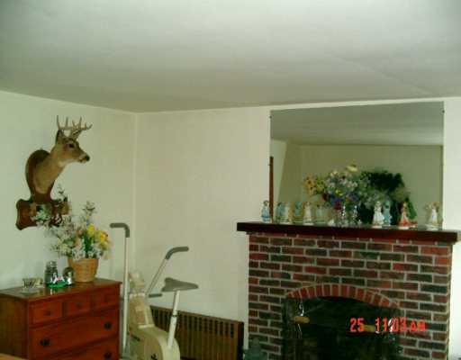 550 Fleming Road Sarver, PA 16055 - Photo 3 of 8 Living Room.