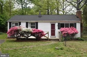 a front view of house with yard