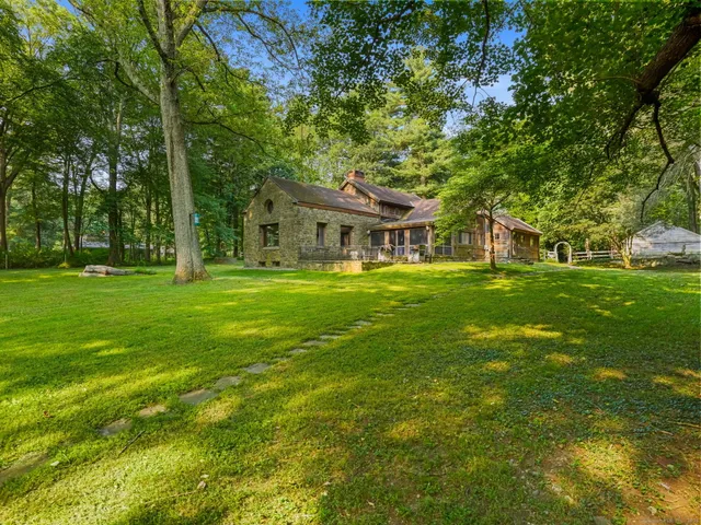 $3,700 | 3392 Huntington Road, Stratford, CT 06614