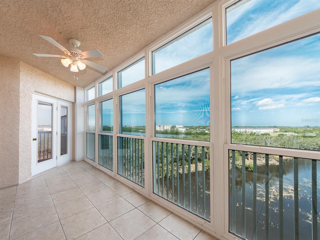 6550 Shoreline Drive, Unit 7502 St. Petersburg, FL 33708 - Photo 14 of 30 a view of an entryway
