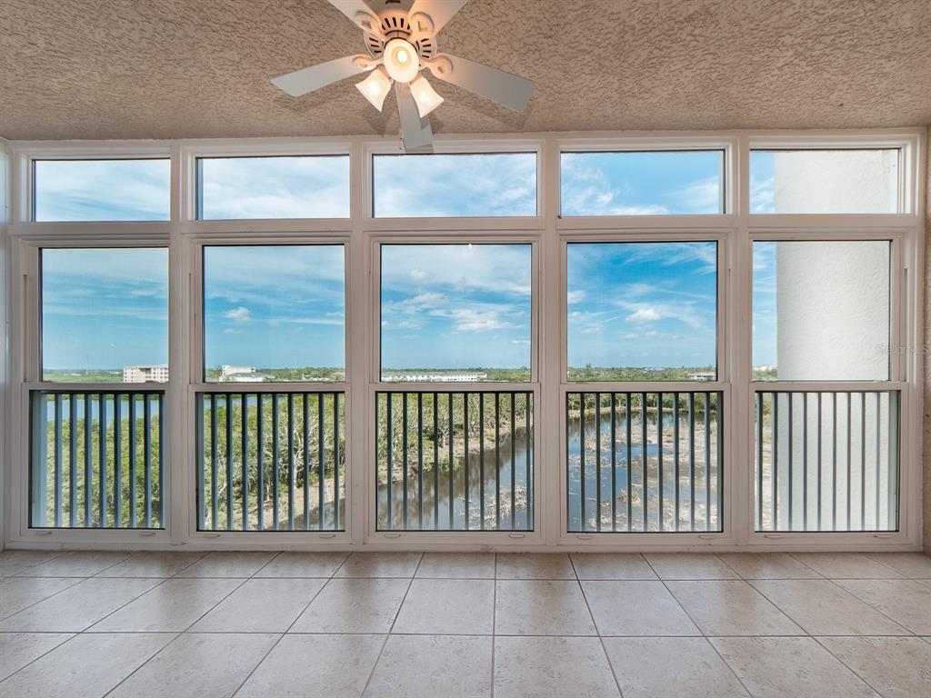 6550 Shoreline Drive, Unit 7502 St. Petersburg, FL 33708 - Photo 10 of 30 a view of a balcony