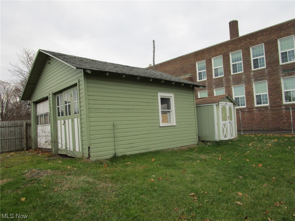1938 East Prospect Road Ashtabula, OH 44004 - Photo 8 of 49 Shed and detached garagel
