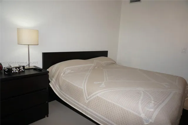 $3,500 | 19390 Collins Avenue, Unit PH26, Sunny Isles Beach, FL 33160