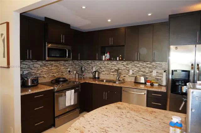 $3,500 | 19390 Collins Avenue, Unit PH26, Sunny Isles Beach, FL 33160