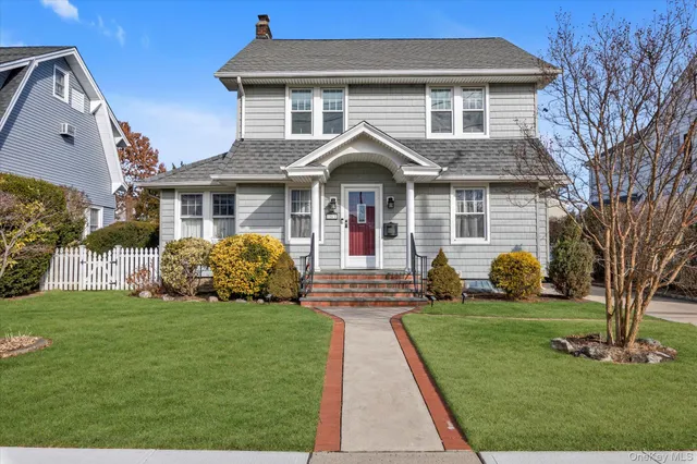 $799,000 | 51 Huntington Avenue, Lynbrook, NY 11563