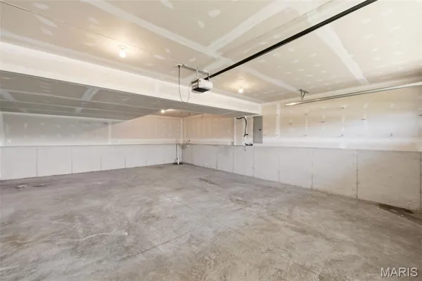 $1,985 | 305 Shadow Trace Drive, Wentzville, MO 63385